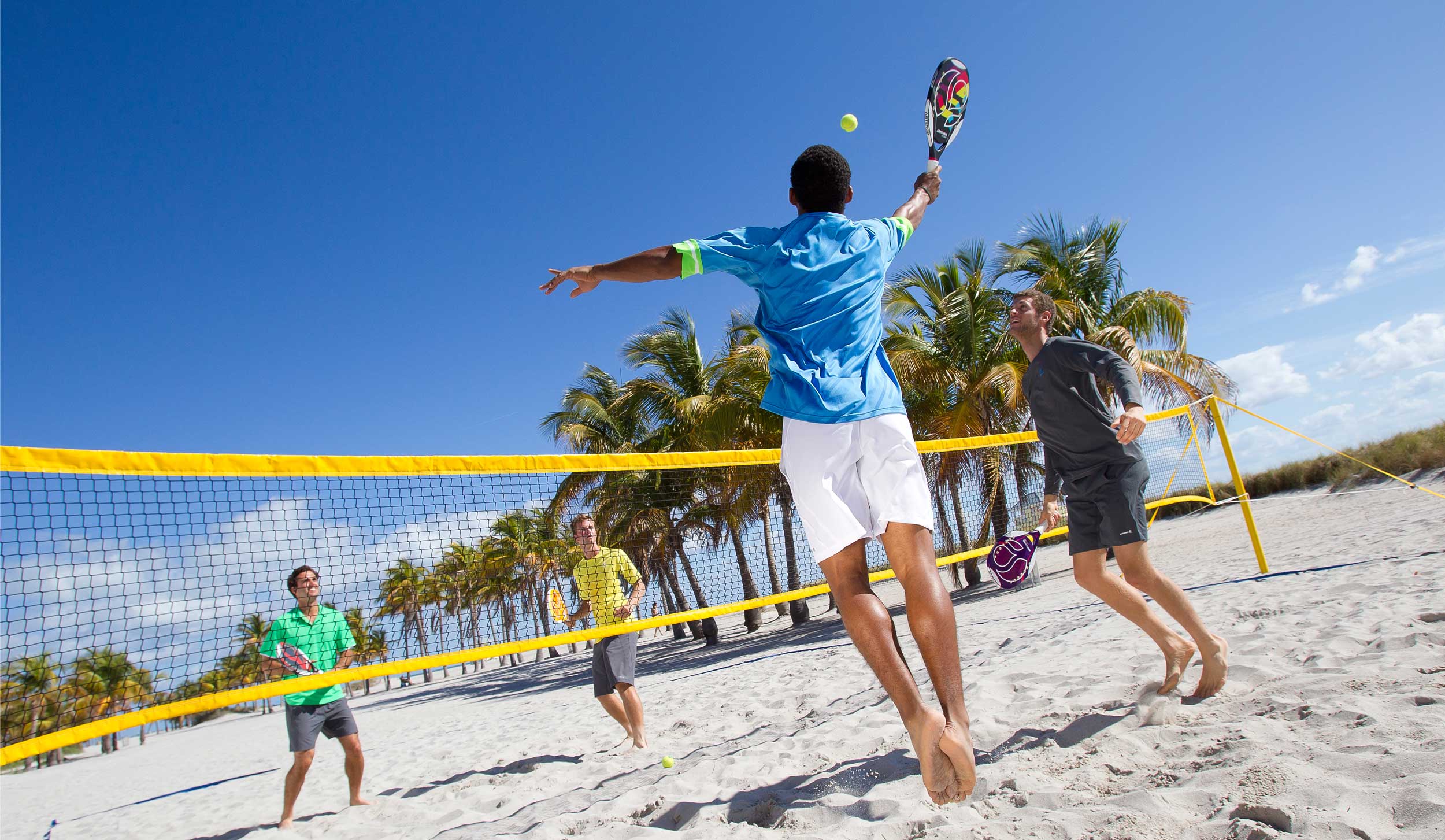 Beach tennis